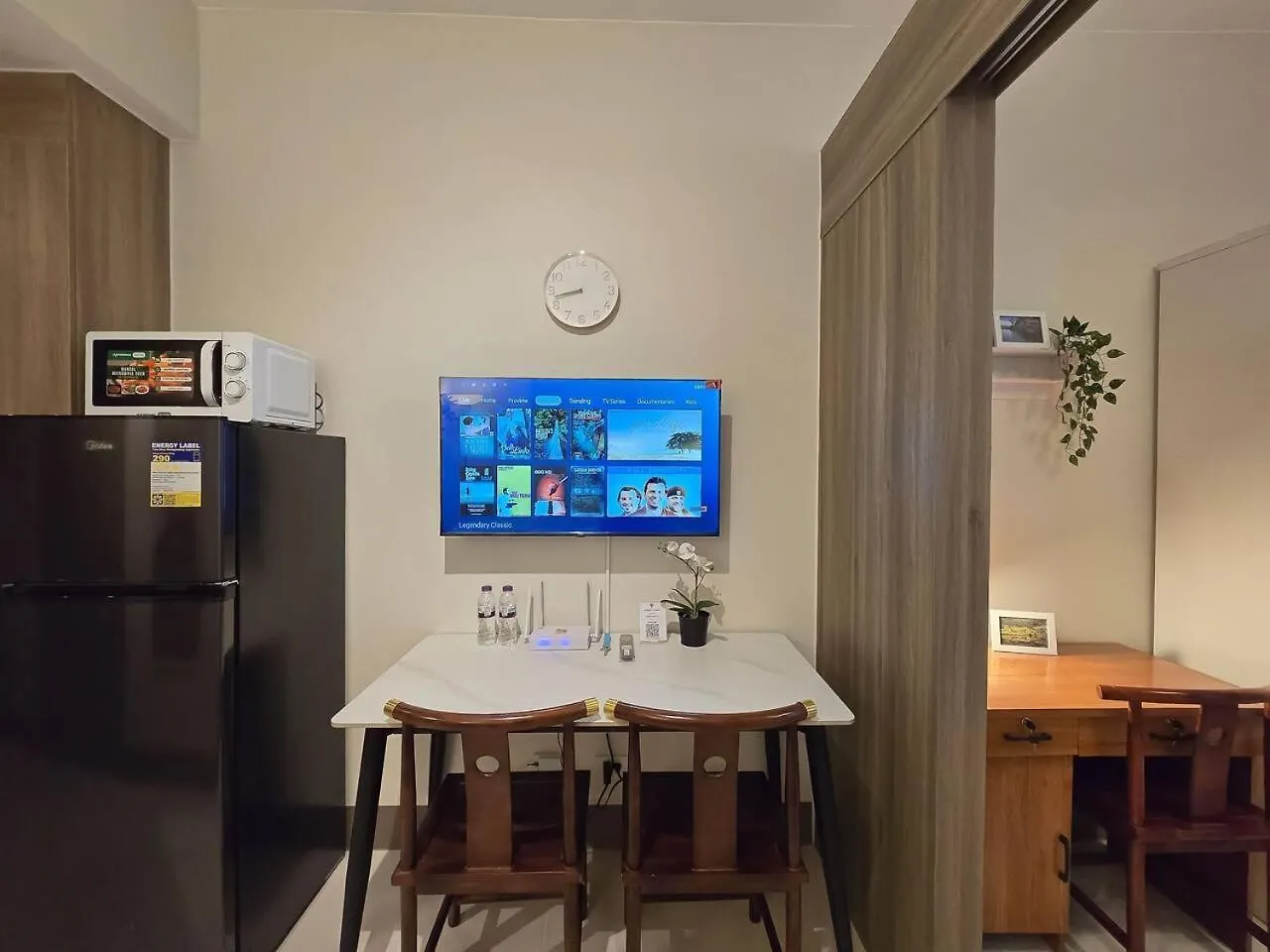1Br Unit Condotel W Balcony Fame Residences #Fm61 Manila 0*,  Philippines