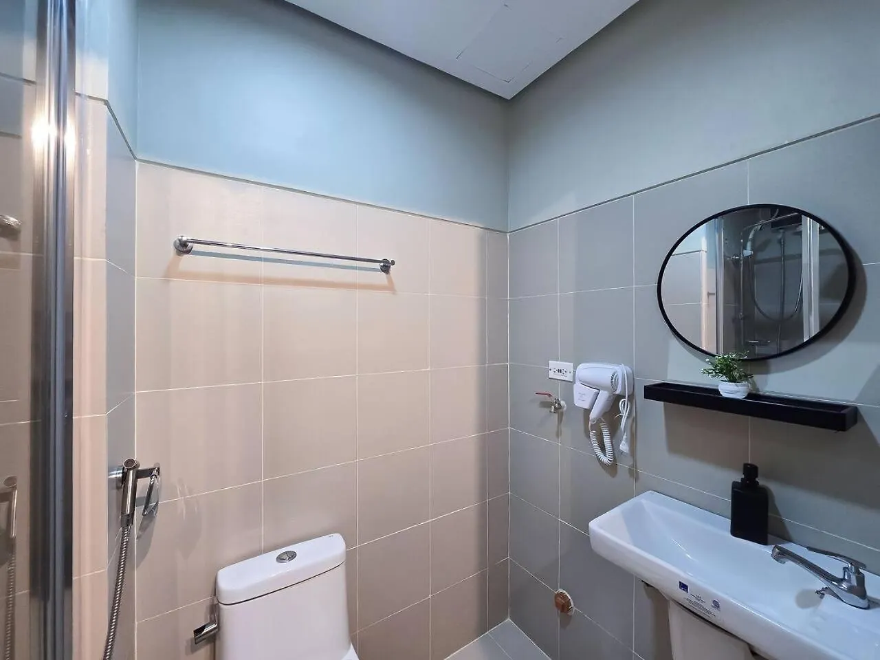 1Br Unit Condotel W Balcony Fame Residences #Fm61 Manila Apartment